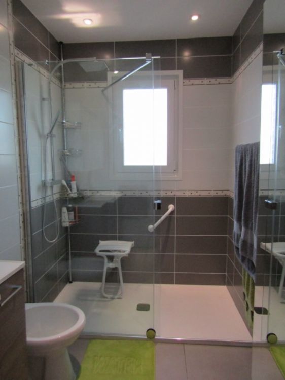 Rénovation salle de bain PMR à Saint-Pourçain-sur-Sioule, Vichy